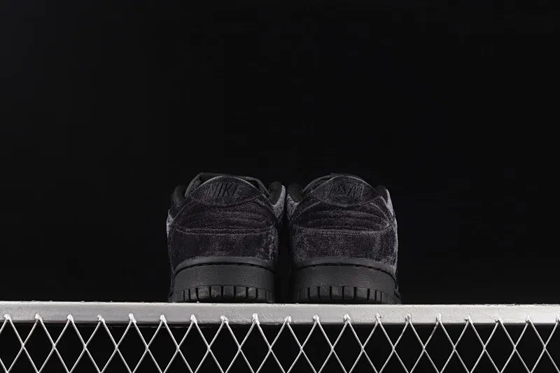 All categories Nk SB Dunk Series Nk SB Dunk Low Low-top skate shoes Pure original version Dover Street Market x Nk Dunk Low "Triple Black" Black Valentine's Day SB Dunk Series low-top skate shoes DH2686-002